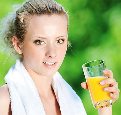 포토 JPG 해외이미지 백인 웰빙 여자 음료 스포츠 포즈 신체 다이어트 오렌지 과일 모션 자연 유리 건강 한명 20대 야외 여름 파란색 운동복 수건 달리기 조깅 운동 주스 활발 흐름 에너지 추위 신선 잡기 입 떨어짐 갈증 날씬함 순수 상쾌 제비 달리기선수 비타민C 해외202004 해외포토 서양인 1 옷 계절 감정 컬러 컨셉 재질 조류 사람 청년 신체부위 위생용품 몸매 생태계 육상선수 비타민 파일형식 이미지허브