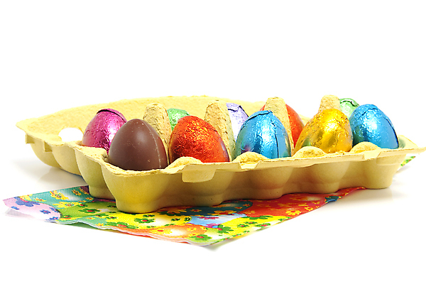 포토 JPG 해외이미지 음식 휴가 부활절 사탕 사람없음 상자 컬러풀 갈색 노란색 과자 초콜릿 계란 아침식사 냅킨 고립 해외202004 해외포토 기념일 컬러 디저트 알 식사 파일형식 이미지허브