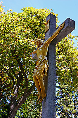 포토 JPG 해외이미지 기독교 종교 조각 십자가 하늘 사랑 사람없음 야외 조각상 교회 성경 기도 예수 성자 심볼 사인 신성 희생 천국 신앙심 옛날 해외202004 해외포토 감정 종교용품 종교건축 건물 조형물 신_종교 파일형식 이미지허브