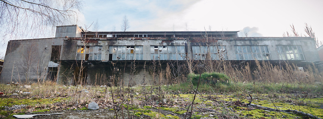 포토 JPG 해외이미지 산업 벽 백그라운드 건축양식 창문 공장 유리 벽돌 직장 사람없음 내부 건물 빛 금속 검은색 어둠 수확 도시 폐기물 위험 버리기 창고 복고 먼지 낭비 구식 그런지 깨짐 방치 썩음 옛날 철강 파멸 해외202004 해외포토 건축물 건축 컬러 컨셉 농업 회사 공업 모션 재질 쓰레기 파일형식 소멸 이미지허브