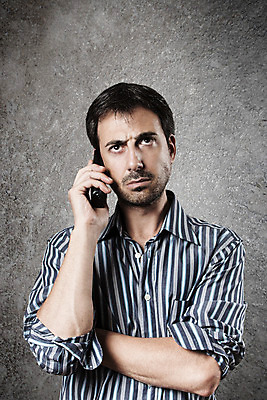 포토 JPG 해외이미지 백인 모델 1 라이프스타일 응시 남자 행복 백그라운드 성공 아이디어 한명 서기 사람 성인 스마트폰 유행 듣기 회색 흰색 비즈니스맨 자신감 시원함 싱글 긍정 통화 내추럴 고립 스타일 해외202004 해외포토 서양인 시선 감정 컬러 컨셉 비즈니스 모션 생활 핸드폰 스마트기기 직장인 파일형식 이미지허브