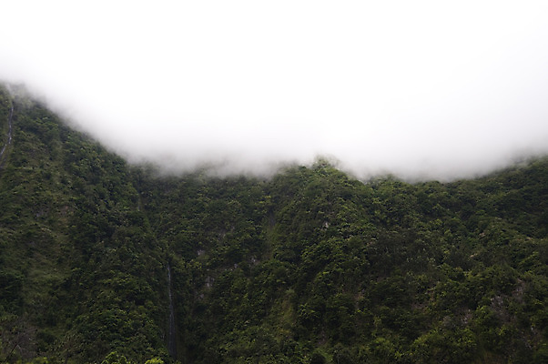 포토 JPG 해외이미지 구름 섬 여행 자연 산 그림자 풍경 사람없음 걷기 와인 산책 하이킹 안개 포르투갈 언덕 산악지대 뿌연 해외202004 해외포토 자연요소 유럽 모션 레저 날씨 휴식 주류 생태계 파일형식 이미지허브