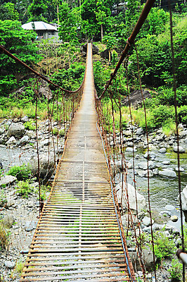 포토 JPG 해외이미지 나무 전통 아시아 문화 밧줄 여행 건축양식 자연 산 주택 매달리기 협상 사람 동양인 풍경 사람없음 야외 세로 초록색 물 강 걷기 마을 계곡 시골 숲 오솔길 장면 지역 동쪽 건너기 해외202004 해외포토 자연요소 식물 건축 나라 길 줄 컬러 비즈니스 모션 인종 건물 방향 생태계 파일형식 이미지허브