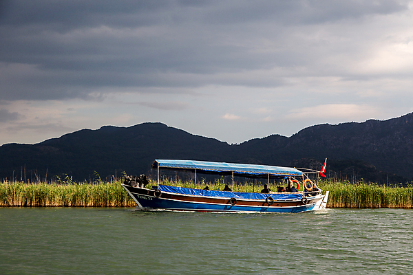 포토 JPG 해외이미지 구름 1 아시아 호수 바다 여행 자연 휴가 산 항해 갈대 풍경 사람없음 초록색 물 여름 파란색 강 환경 봄 바위 보트 나룻배 언덕 싱글 유기농 생태계 생물학 칠면조 내추럴 생태학 해외202004 해외포토 자연요소 식물 웰빙 계절 교육 나라 컬러 배_교통 조류 돌_바위 파일형식 이미지허브