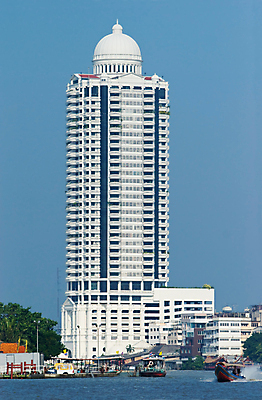 포토 JPG 해외이미지 아시아 태국 아파트 사람없음 건물 물 파란색 강 탑 흰색 보트 고급 방콕 콘도 해외202004 해외포토 자연요소 건축물 나라 컬러 컨셉 배_교통 숙소 주택 파일형식 이미지허브