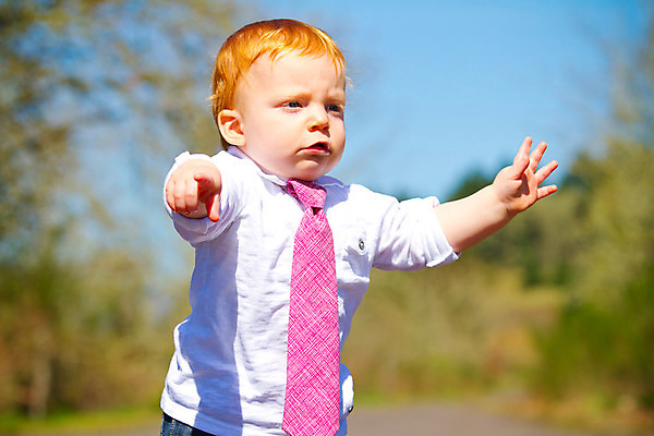 포토 JPG 해외이미지 백인 1 남자 행복 어린이 넥타이 한명 사람 야외 빨간색 달리기 걷기 산책 흰색 아기 생강 단계 빨간머리 걸음마 해외202004 해외포토 서양인 헤어스타일 잡화 감정 컬러 채소 모션 휴식 파일형식 이미지허브