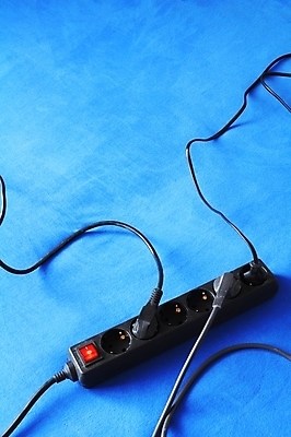 포토 JPG 해외이미지 유럽 컨셉 돈 비즈니스 바닥 주택 사람없음 금융 파란색 우주 힘 카펫 에너지 전선 콘센트 플러그 코드 연결 전자 철사 잭 공급 카피스페이스 비용 해외202004 해외포토 나라 컬러 건물 경제 공백 재산 파일형식 이미지허브