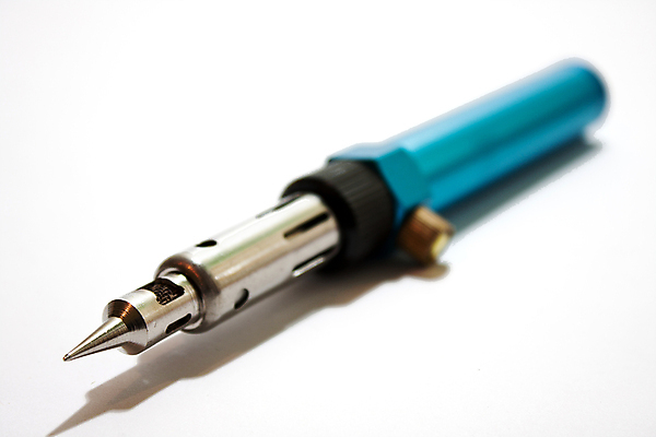 포토 JPG 해외이미지 산업 백그라운드 손잡이 사람없음 파란색 금속 장비 과학기술 흰색 기구 공구 업무 뜨거움 수리 철 서비스 전자 가스 철강 해외202004 해외포토 컬러 재질 기술 도구 작업 파일형식 이미지허브