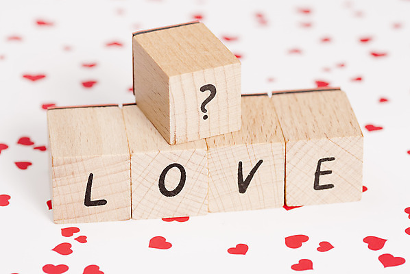 포토 JPG 해외이미지 계절 감정 종이 컨셉 텍스트 관계 발렌타인데이 사랑 사람없음 목재 단어 블록 하트 신용카드 행운 위험 질문 편지 사인 기회 테마 해외202004 해외포토 모양 나무 문자 재료 데이이벤트 금융 파일형식 이미지허브