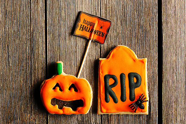 포토 JPG 해외이미지 백그라운드 탁자 디저트 사람없음 장식 쿠키 할로윈 달콤 비석 잭오랜턴 핸드메이드 해외202004 해외포토 음식 가구 맛 파일형식 이미지허브