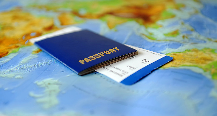 포토 JPG 해외이미지 종이 도로 지구 여행 백그라운드 컨셉 지도 가이드 휴가 설계 항해 사람없음 세계 여행객 탐험 기구 도시 티켓 선택 계획 방향 여권 위치 네비게이션 발견 루트 원정 지도책 지리 해외202004 해외포토 직업 길 배_교통 교통시설 사람 책 파일형식 이미지허브