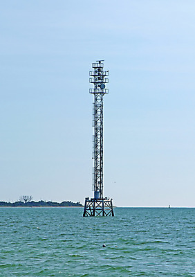 포토 JPG 해외이미지 주간 바다 하늘 사람없음 물 여름 파란색 햇빛 탑 금속 큼 땅 철 철강 수평선 플로리다 해외202004 해외포토 자연요소 건축물 계절 컬러 재질 태양 미국 크기 파일형식 이미지허브