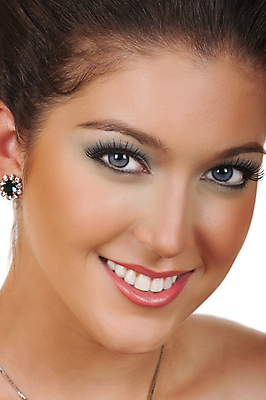 포토 JPG 해외이미지 모델 여자 행복 얼굴 포즈 한명 미소 유행 상점 귀걸이 화장품 치아 보석 눈썹 속눈썹 볼터치 피부 입술 피부관리 사파이어 해외202004 해외포토 1 감정 장신구 표정 사람 신체부위 화장 뷰티 소화기관 광석 파일형식 이미지허브