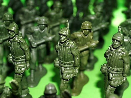 포토 JPG 해외이미지 모델 무기 실내 사람없음 초록색 장난감 미니어처 피규어 총 흰색 닫기 작음 공격 플라스틱 오브젝트 군용 싸움 전쟁 육군 병정 특공대 많음 해외202004 해외포토 컬러 컨셉 모션 재질 군대 내부 모형 크기 특수부대 파일형식 이미지허브