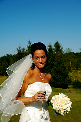 포토 JPG 해외이미지 백인 드레스 공원 여자 꽃 행복 얼굴 꽃다발 결혼 관계 자연 유리 결혼식 갈색머리 한명 서기 미소 사람 성인 야외 초록색 장미 기쁨 흰색 잡기 아내 닫기 베일 혼자 해외202004 해외포토 서양인 식물 1 헤어스타일 옷 공공시설 감정 컬러 모션 재질 표정 이벤트 신체부위 생태계 파일형식 이미지허브