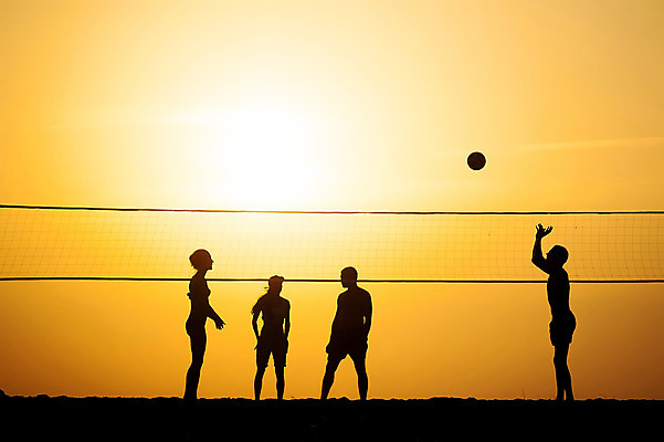 포토 JPG 해외이미지 여자 남자 스포츠 함께함 여러명 성인 야외 우정 비치발리볼 성인만 해외202004 해외포토 다수 컨셉 사람 친구 비치볼 배구 파일형식 이미지허브