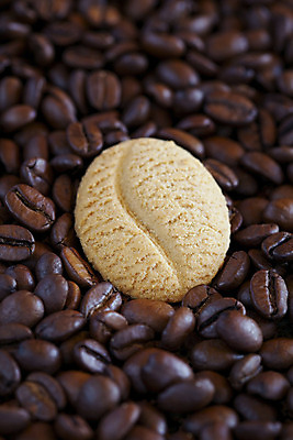 포토 JPG 해외이미지 커피 음식 백그라운드 디저트 콩 주택 사람없음 세로 갈색 쿠키 어둠 선택 달콤 낟알 굽기 먹기 싱글 아로마 핸드메이드 해외202004 해외포토 음료 컬러 컨셉 모션 곡류 건물 맛 구이 파일형식 이미지허브