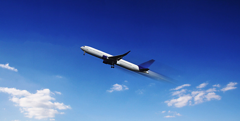 포토 JPG 해외이미지 구름 산업 여행 날개 교통시설 하늘 휴가 비행기 사람없음 여행객 공항 고도 도착 항공 속도 무역 출발 대문 상업 제트기 승객 이륙 엔진 대패 수하물 착륙 터미널 해외202004 해외포토 자연요소 교통 컨셉 항공교통 대중교통 사람 문 시설 파일형식 이미지허브