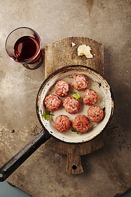 포토 JPG 해외이미지 음식 백그라운드 다이어트 재료 공 파슬리 마늘 육류 돼지고기 요리 사람없음 목재 빨간색 주방 식사 저녁식사 치킨 회색 소고기 햄버거 흰색 신선 원형 미트볼 자르기 먹기 유기농 날것 후추 양고기 고립 다진 단백질 땅바닥 생식 정육점 해외202004 해외포토 도형 나무 웰빙 컬러 채소 식재료 모션 바닥 패스트푸드 건강 상점 향신료 닭고기요리 영양소 파일형식 이미지허브