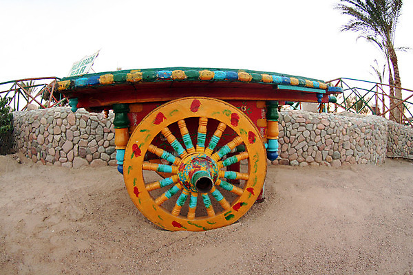 포토 JPG 해외이미지 이집트 미술 동양인 사람없음 컬러풀 바퀴 수공예 어안 해외202004 해외포토 컬러 아프리카 문화예술 인종 공예 파일형식 이미지허브