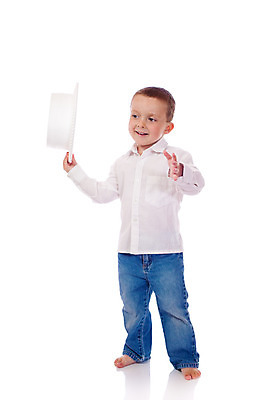 포토 JPG 해외이미지 백인 남자 어린이 놀이 건강 한명 소년 춤 작음 흰배경 해외202004 해외포토 서양인 1 백그라운드 문화예술 사람 흰색 크기 파일형식 이미지허브