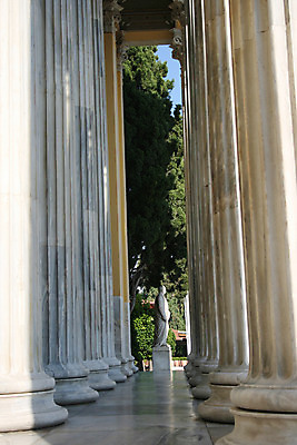 포토 JPG 해외이미지 나무 유럽 백그라운드 건축양식 자연 하늘 지붕 사람없음 건물 초록색 파란색 조각상 기둥 클래식 그리스 묘사 질감 대리석 아테네 그리스인 랜드마크 스타일 해외202004 해외포토 서양인 식물 건축물 건축 나라 컬러 컨셉 재료 조형물 생태계 파일형식 이미지허브
