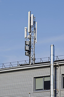 포토 JPG 해외이미지 벽 인터넷 통신 지붕 무선통신 새로움 안테나 사람없음 건물 전자제품 탑 금속 디지털 도시 라디오 방송 철탑 튜브 방사선 설치 접수 해외202004 해외포토 건축물 컨셉 재질 파일형식 이미지허브