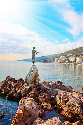 포토 JPG 해외이미지 구름 드레스 여자 바다 조각 섬 신체 건축양식 자연 하늘 휴가 휴식 미술 풍경 해변 사람없음 야외 물 여름 파란색 태양 조각상 숫자 여행객 자유 도시 지중해 청동 타운 크로아티아 해외202004 해외포토 자연요소 문자 옷 계절 건축 유럽 컬러 컨셉 문화예술 사람 조형물 생태계 파일형식 이미지허브