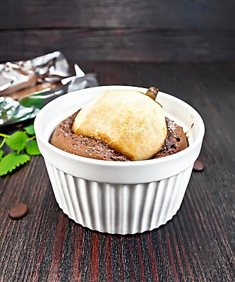 포토 JPG 해외이미지 계절 음식 과일 부분 탁자 티타임 디저트 실내 사람없음 목재 세로 갈색 케이크 초콜릿 흰색 사발 달콤 유혹 컵케이크 굽기 민트 은박지 준비 상쾌 반죽 충동구매 페스츄리 핸드메이드 해외202004 해외포토 나무 감정 빵 컬러 가구 컨셉 재료 휴식 내부 쇼핑 사기그릇 맛 구이 허브 과소비 파일형식 이미지허브