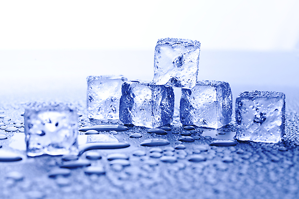 포토 JPG 해외이미지 음료 백그라운드 사람없음 물 파란색 쌓기 냉동 얼음 물방울 투명 액체 큐브 오브젝트 정사각형 고체 해외202004 해외포토 자연요소 도형 컬러 모션 파일형식 이미지허브