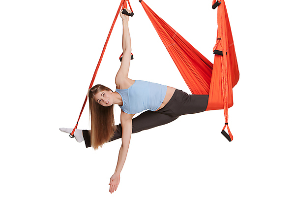 포토 JPG 해외이미지 전신 응시 여자 팔벌리기 실내 매달리기 건강 한명 성인 앞모습 운동 강사 요가자세 잡기 흰배경 요가복 다리찢기 플라잉요가 성인여자한명만 요가해먹 해외202004 해외포토 직업 1 시선 뷰포인트 포즈 백그라운드 요가 모션 사람 내부 운동복 흰색 여자한명만 성인여자만 파일형식 이미지허브