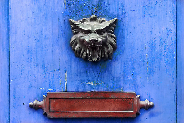 포토 JPG 해외이미지 전통 디자인 얼굴 백그라운드 주택 손잡이 사람없음 야외 목재 장식 빨간색 파란색 머리 문 금속 수확 골동품 반지 사자 묘사 오브젝트 네덜란드 질감 복고 청동 노크 놋쇠 옛날 해외202004 해외포토 나무 유럽 컬러 농업 재료 장신구 포유류 재질 건물 신체부위 파일형식 이미지허브