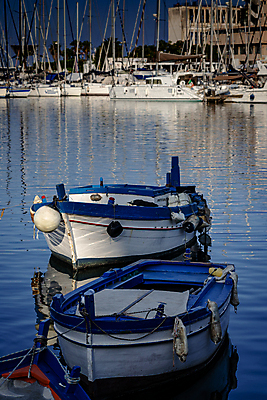 포토 JPG 해외이미지 유럽 바다 여행 하늘 휴가 항해 사람없음 야외 물 항구 이탈리아 보트 지중해 포트 해외202004 해외포토 자연요소 나라 배_교통 교통시설 파일형식 이미지허브