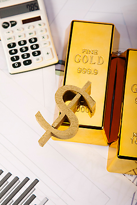 포토 JPG 해외이미지 그래프 실내 사람없음 금융 달러 계산기 황금 보고서 금괴 해외202004 해외포토 돈 문구용품 내부 경제 장비 파일형식 이미지허브