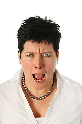 포토 JPG 해외이미지 영어 얼굴 백그라운드 한명 어둠 분노 흰색 표현 블라우스 고립 해외202004 해외포토 문자 1 감정 컬러 상의 사람 신체부위 파일형식 이미지허브