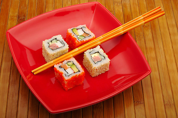 포토 JPG 해외이미지 접시 음식 밥 어류 동양인 사람없음 일본 초밥 흰색 막대기 해조류 먹기 대나무 날것 해외202004 해외포토 나무 식기 아시아 컬러 모션 인종 수중동물 해양식물 일본음식 파일형식 이미지허브