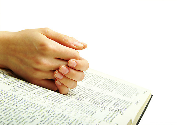 포토 JPG 해외이미지 손 종교 사람없음 스터디 성경 오픈 영혼 집중 읽기 통로 페이지 신성 고립 신앙심 해외202004 해외포토 컨셉 종교용품 모션 신체부위 학습 파일형식 이미지허브