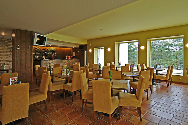 포토 JPG 해외이미지 디자인 여행 가구 의자 비즈니스 건축양식 창문 탁자 호텔 회의 추상 휴가 바닥 주택 쟁반 따뜻함 사람없음 내부 목재 장식 빛 컴퓨터 반사 노란색 만남 램프 잠 오픈 재산 고급 디자이너 휴양지 방문 매트리스 접수 해외202004 해외포토 나무 직업 건축 컬러 생활용품 컨셉 무늬 재료 숙소 조명 건물 금융 전자제품 장소 파일형식 이미지허브