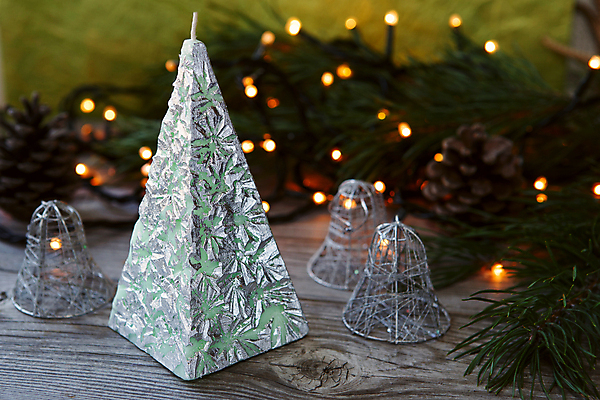 포토 JPG 해외이미지 전통 디자인 백그라운드 컨셉 크리스마스 패턴 촛불 불 휴가 전등 친절 선물 취미 사람없음 장식 초록색 빛 크리스마스트리 화환 새벽 수확 시골 축하 우아함 은색 야간 큼 심볼 질감 피라미드 만들기 솔방울 수공예 구성 왁스 핸드메이드 해외202004 해외포토 자연요소 건축물 기념일 꽃 컬러 무늬 농업 초 모션 조명 크기 공예 랜드마크 파일형식 이미지허브