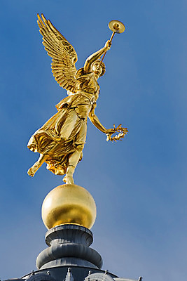 포토 JPG 해외이미지 구름 학생 디자인 교육 종교 여행 학교 유리 하늘 지붕 천사 독일 파노라마 사람 사람없음 건물 여름 파란색 태양 조각상 노란색 탑 수확 역사 황금 레몬 묘사 대학교 박물관 트럼펫 타운 동쪽 천연기념물 옛날 회복 해외202004 해외포토 자연요소 건축물 계절 유럽 컬러 컨셉 농업 과일 재질 촬영기법 조형물 도시 방향 금관악기 파일형식 이미지허브