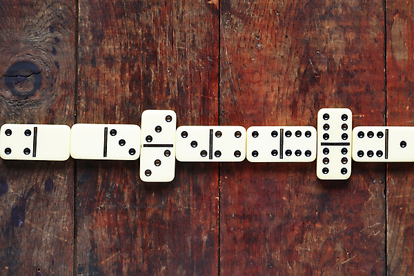 포토 JPG 해외이미지 사람없음 하이앵글 일렬 도미노 해외202004 해외포토 뷰포인트 파일형식 이미지허브