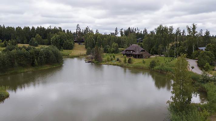 포토 JPG 해외이미지 유럽 호수 백그라운드 밭 자연 추상 안테나 풍경 사람없음 야외 초록색 물 여름 반사 시골 드론 조감도 해외202004 해외포토 자연요소 계절 나라 컬러 무늬 농업 통신 생태계 파일형식 이미지허브