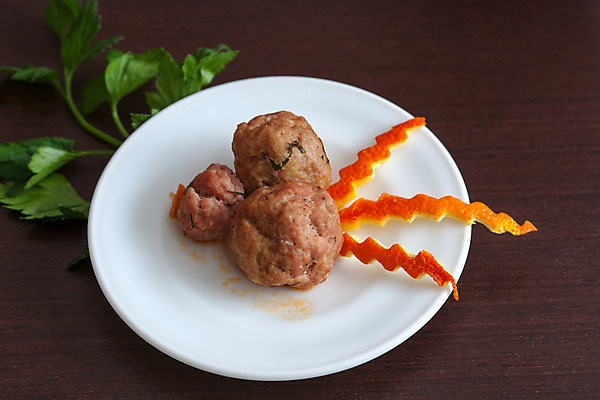 포토 JPG 해외이미지 접시 음식 분홍색 재료 부분 공 양파 파슬리 육류 돼지고기 요리 사람없음 빨간색 쌓기 주방 식사 치킨 소고기 햄버거 신선 원형 선택 미트볼 자르기 향신료 준비 매움 상승 양고기 다진 생식 스터핑 식용 해외202004 해외포토 도형 식기 컬러 컨셉 채소 식재료 모션 패스트푸드 맛 닭고기요리 향미료 파일형식 이미지허브