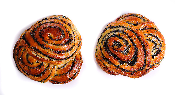 포토 JPG 해외이미지 전통 음식 백그라운드 2 탁자 디저트 요리 사람없음 식당 카페 빵집 소용돌이 흰색 시골 신선 황금 달콤 맛 아침식사 설탕 굽기 롤 양귀비 고립 번 시나몬 페스츄리 해로움 핸드메이드 해외202004 해외포토 꽃 빵 컬러 가구 컨셉 상점 식사 회오리 구이 파일형식 이미지허브