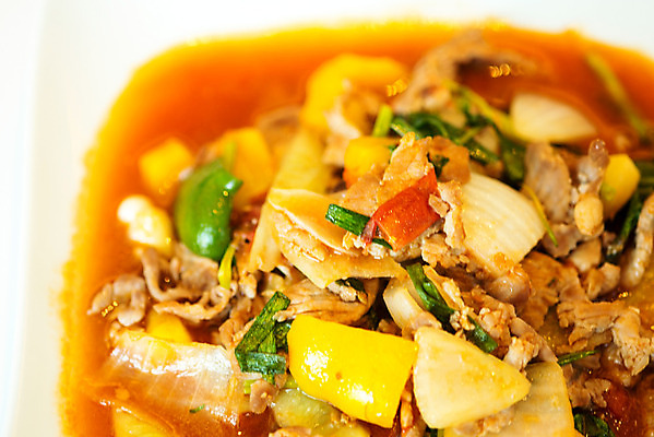 포토 JPG 해외이미지 전통 접시 아시아 음식 채소 태국 고추 밥 건강 육류 돼지고기 요리 동양인 사람없음 빨간색 식사 튀김 신선 뜨거움 달콤 맛 먹기 허브 향신료 매움 후추 점심식사 해외202004 해외포토 식물 식기 나라 컬러 컨셉 식재료 모션 인종 향미료 파일형식 이미지허브