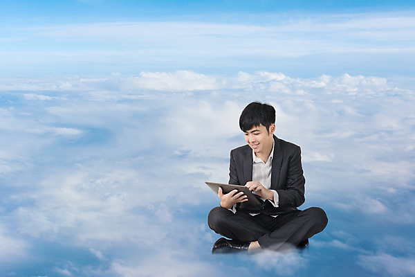 포토 JPG 해외이미지 주간 구름 손 응시 남자 아시아 인터넷 통신 하늘 모바일 한국 한명 앉기 동양인 야외 노트북 스마트폰 컴퓨터 알약 디지털 일본 중국 잡기 무선전화기 싱글 천국 동쪽 패드 고립 터치스크린 카피스페이스 해외202004 해외포토 자연요소 1 시선 나라 모션 사람 인종 신체부위 전자제품 핸드폰 스마트기기 약 공백 방향 전화기 파일형식 이미지허브