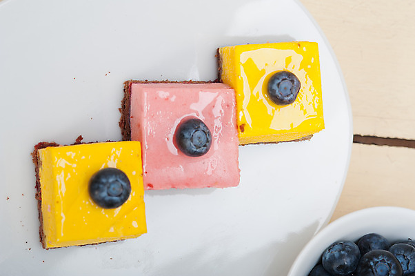 포토 JPG 해외이미지 접시 디저트 사람없음 달콤 블루베리 무스케이크 해외202004 해외포토 식기 음식 과일 케이크 맛 파일형식 이미지허브