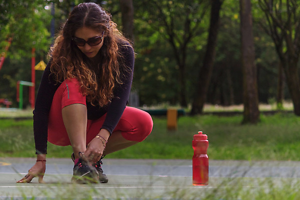 포토 JPG 해외이미지 모델 옷 여자 벽 스포츠 분홍색 포즈 운동화 신발 십자가 유니폼 넥타이 거리 건강 한명 사람 야외 운동복 조깅 운동 유행 재킷 회색 도시 거친 시원함 날씬함 연습 체육관 레깅스 달리기선수 저지 콘크리트 스타일 힙스터 해외202004 해외포토 1 잡화 패션 컬러 하의 외투 몸매 육상선수 파일형식 이미지허브
