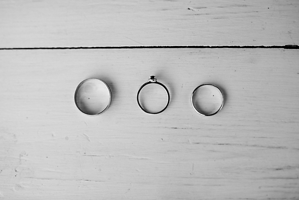 포토 JPG 해외이미지 전통 커플 꽃 결혼 백그라운드 2 가족 관계 결혼식 남편 관리 사랑 사람없음 금속 신혼여행 흰색 축하 반지 황금 보석 약혼 이혼 해외202004 해외포토 식물 감정 컬러 컨셉 장신구 재질 이벤트 광석 약속 파일형식 이미지허브