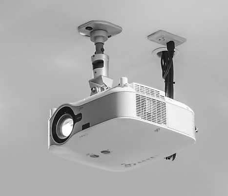 포토 JPG 해외이미지 교육 길 백그라운드 비즈니스 회의 지붕 주택 사람없음 파란색 빛 컴퓨터 디지털 스크린 검은색 방 장비 회색 흰색 작업 발표 플러그 미끄럼틀 필름 영화 천장 머리위 영사기 동영상 멀티미디어 주도 해외202004 해외포토 컬러 문화예술 건물 전자제품 예절 놀이기구 파일형식 이미지허브